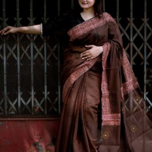 ব্লাউজ পিস সহ সেমি মসলিন শাড়ি