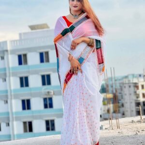 ব্লাউজ পিস সহ সেমি মসলিন শাড়ি